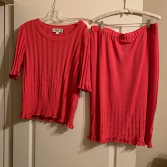 St. John Other - 2 piece coral skirt set